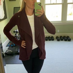Lululemon sweatshirt jacket size 6 burgundy color